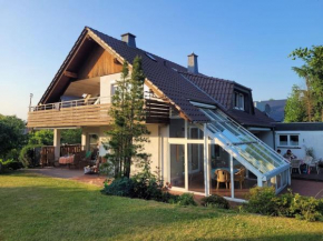 Großes Haus mit Garten, Sauna, Flügel, Kamin uvm